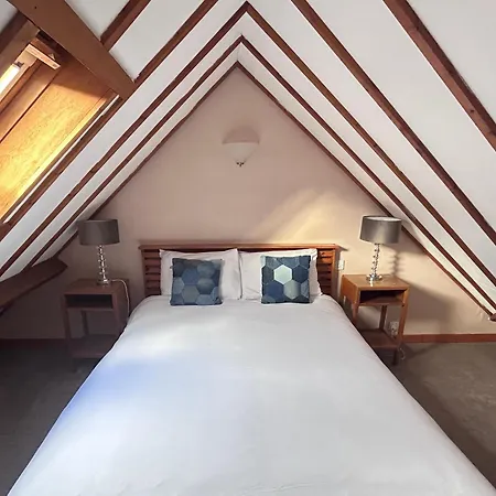 The Beacons Guest House-2